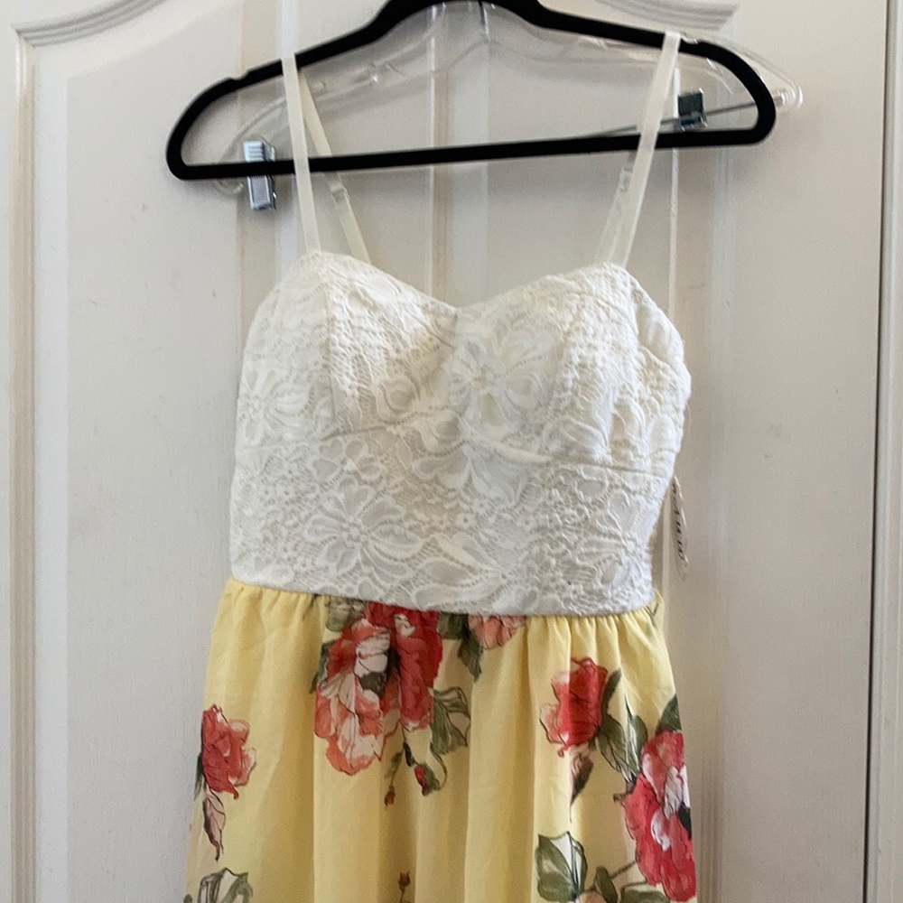 FINAL MARKDOWN Juniors’ NWT AUW Dress (L)